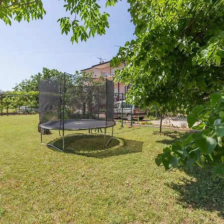 Front In With Wifi Apartman Umag