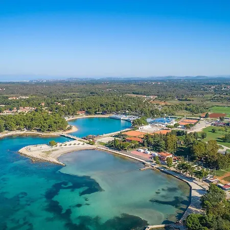 Front In With Wifi Apartman Umag